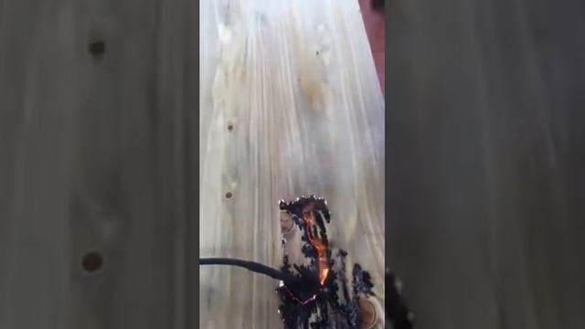 Как выжигать электрическим током по дереву: создание «молний». Работа мастера Муратаева Валерия. смотреть онлайн