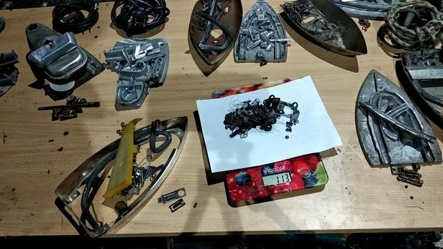 Деньга из утюга смотреть онлайн