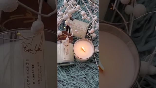 Горение арома свечи Ta Le, деревянный фитиль, аромат Winter forest. смотреть онлайн