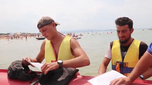 Сотрудники ГИМС проверяют безопасность водных аттракционов смотреть онлайн