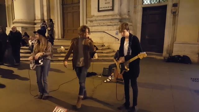 Maneskin a via del corso смотреть онлайн