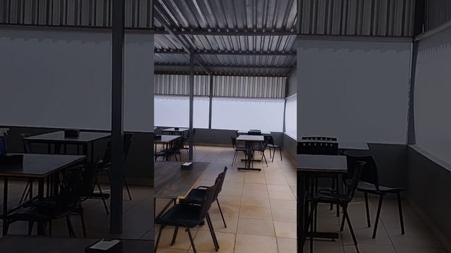 TOLDO RETRÁTIL EM LONA PVC