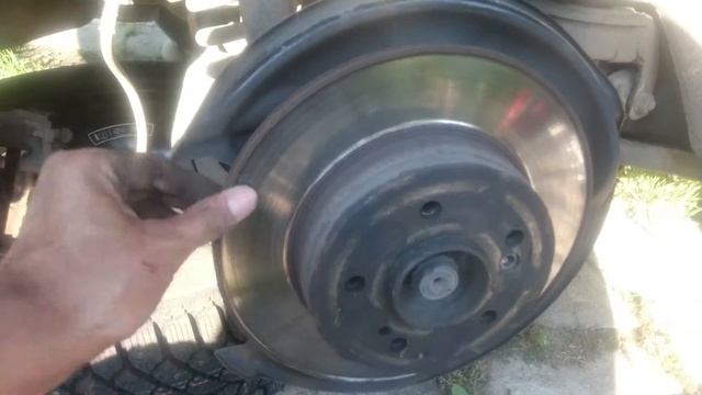 Выскочивший держатель колодки стояночного тормоза W203 смотреть онлайн