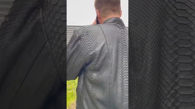 Куртка из натуральной кожи питона #куртка_из_натуральной_кожи_питона смотреть онлайн