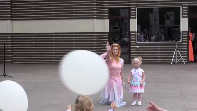 Группа эстрадного вокала Конфетти. Танец мамы и дочки. исп. Ляля и Наталья Шибаевы смотреть онлайн