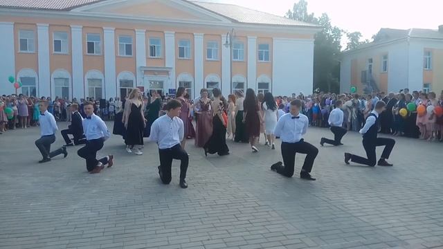 Вальс выпускников СШ N1 г.Кличева 2019г смотреть онлайн