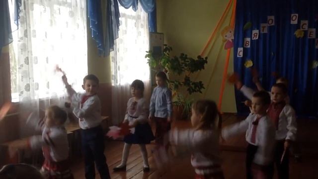 Танець з листочками Вінницька обл Калинівський р н с Уладівське смотреть онлайн