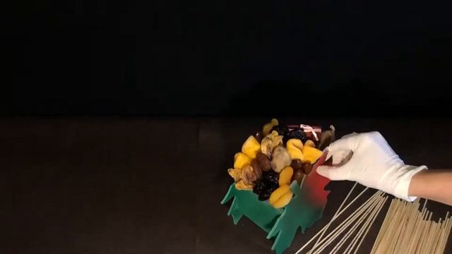 Мастеркласс. Как собрать из сухофруктов подарок учителю