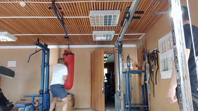 Хочешь научится драться? Занимайся боксом. Я в 45 лет смотреть онлайн