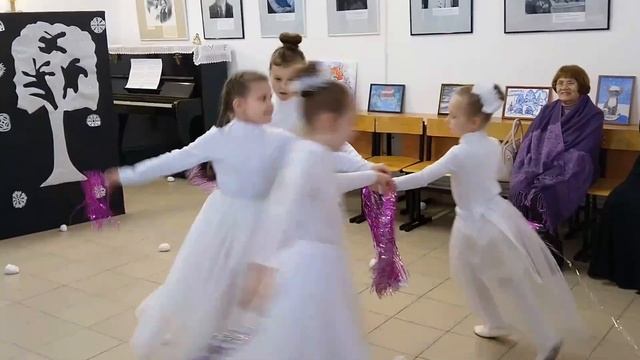 Детский праздник «Идёт волшебница зима»