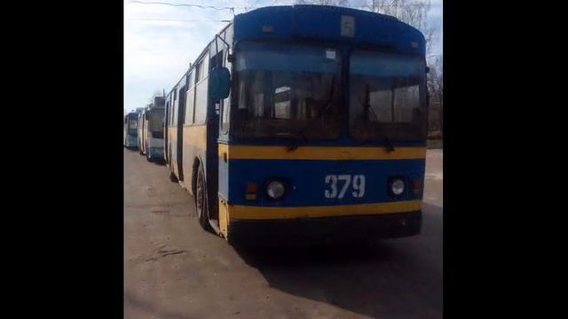 Троллейбусы ЗиУ-682, которые верой и правдой долгое время служили ЧТУ смотреть онлайн