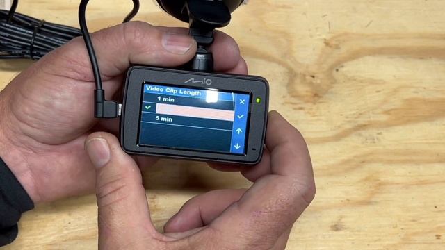 Great Budget Dash Cam Mio MiVue 733 1080P Video Dash Camera смотреть онлайн