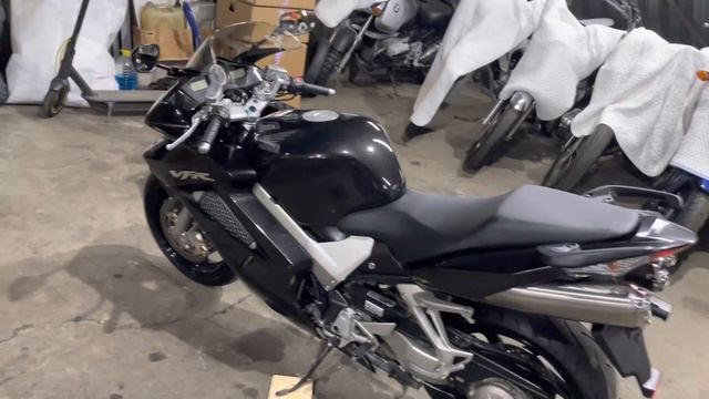 Honda VFR800F 2006 ABS. FreshmotoPRO смотреть онлайн