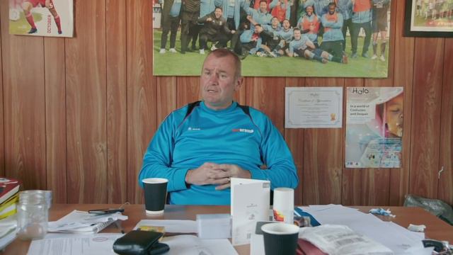 How To Be A Man - Woking Football Club (Dutch Documentary) смотреть онлайн