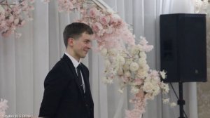 ?Невеста поёт жениху. Теперь на двоих жизнь одна. ?