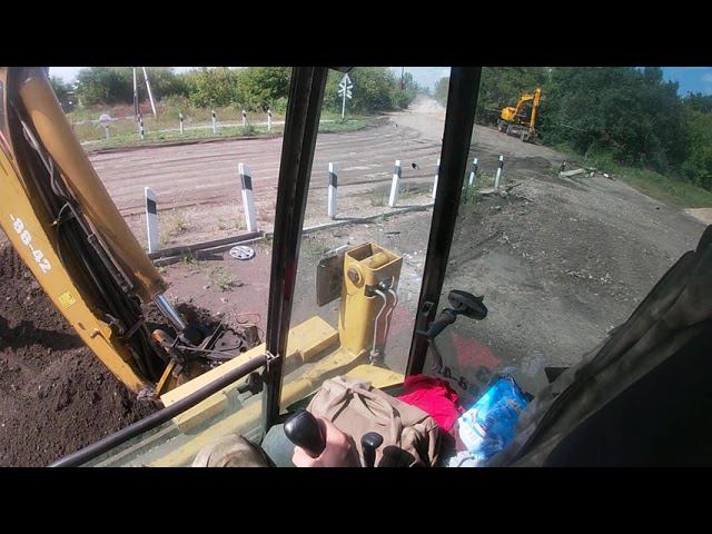 Порядок на рабочем месте делаю и экскаватором и фронтальным ковшем. смотреть онлайн