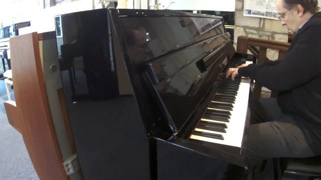 Piano droit Yamaha C109 n°J1749655 смотреть онлайн