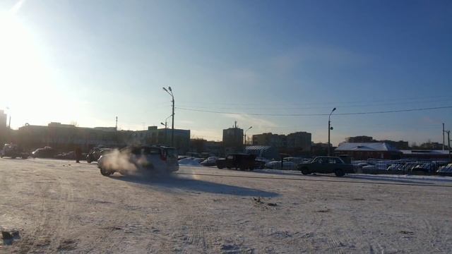 ХОВЕР ПОМОГАЕТ ФУРЕ ТРОНУТЬСЯ смотреть онлайн