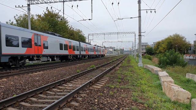 единственная на Иваново с Курского. Ласточка ЭС2ГП-004 следует поездом N-838 смотреть онлайн