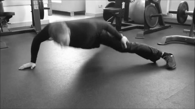 Отжимания на одной руке 30 раз Тюрин Павел тренировка груди смотреть онлайн