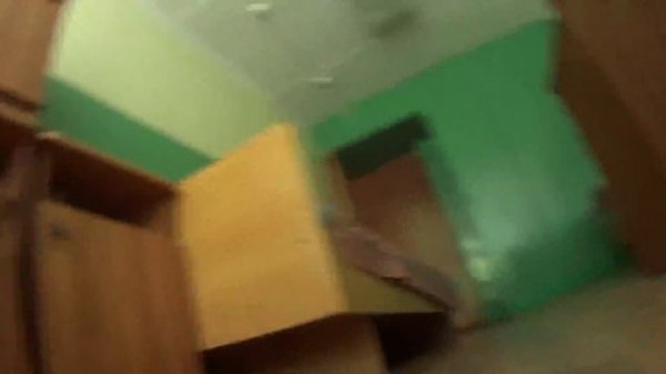 Моемся в лагере с окна