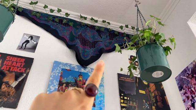 Groovy Apartment Tour I 60s & 70s Style смотреть онлайн