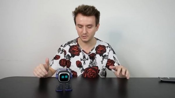 Můj NOVÝ Robot EMO!??