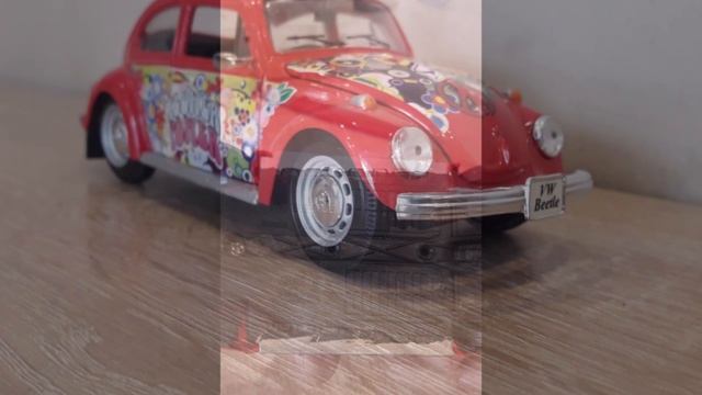 Volkswagen Beetle 1:24 Maisto смотреть онлайн