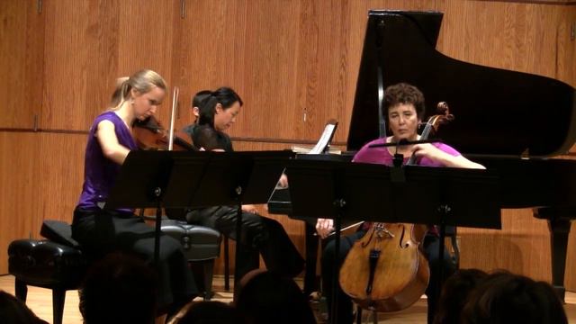 Trio 180 Premieres "180 Shift" by Robert Greenberg смотреть онлайн