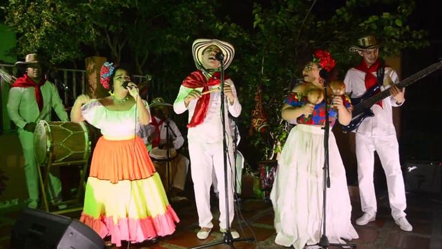 MAURICIO MOLINA - VIVE LA CUMBIA смотреть онлайн
