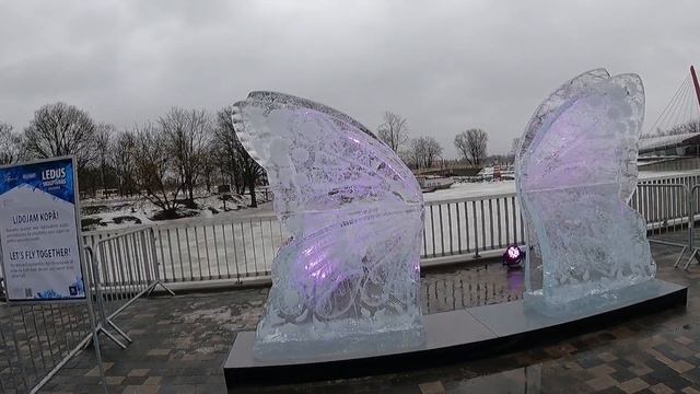ЕЛГАВА, ЛАТВИЯ - ФЕСТИВАЛЬ ЛЕДОВЫХ СКУЛЬПТУР / 02.2022 смотреть онлайн