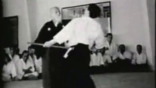 Морихей Уэсиба 1961 (77 лет) - работа с оружием в айкидо смотреть онлайн
