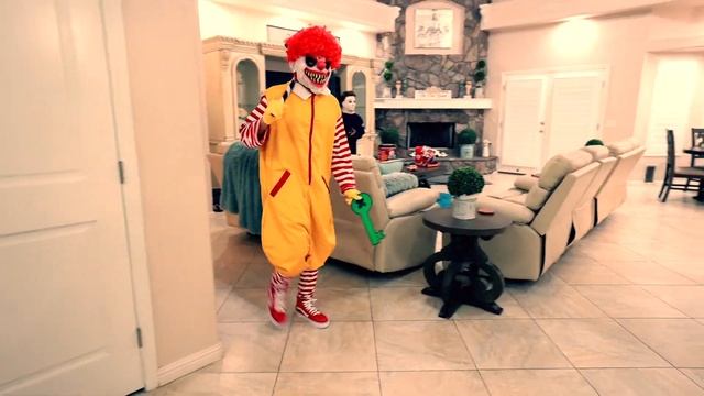 Roblox Spider game with Spooky characters pretend play | Deion’s Playtime Skits смотреть онлайн