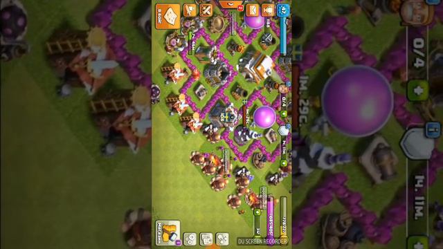 что лучше clash royal and clash of clans смотреть онлайн
