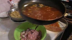 Макароны- ракушки фаршированные фаршем.  Аппетитно, сытно  вкусно.