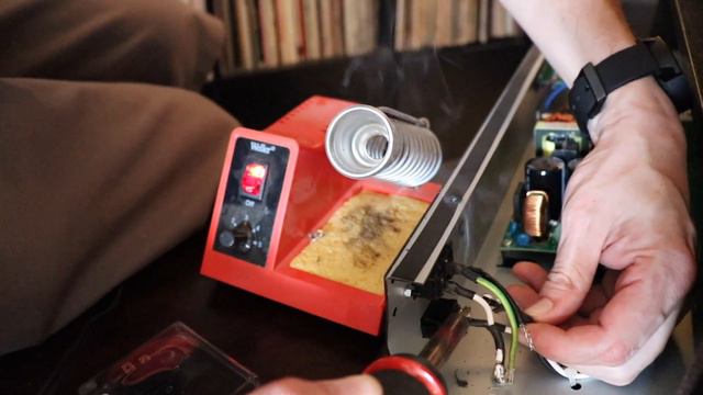 Fender Mustang Guitar Amp Power Switch Repair смотреть онлайн