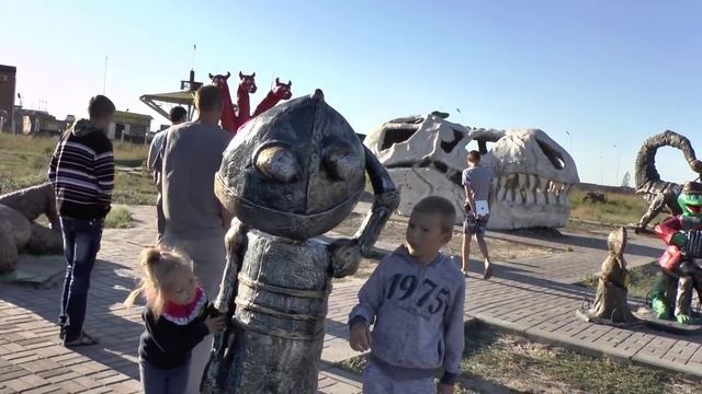 VLOG: Фото с иноплонитянином.Путешествие по России на авто.Скульптуры из железа смотреть онлайн