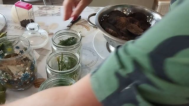 Как мариновать черные грузди Рецепты приготовления смотреть онлайн