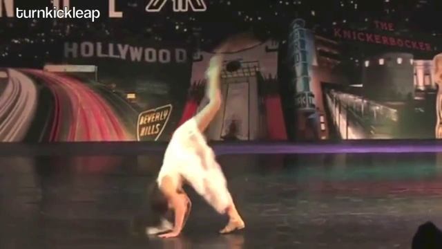 Maddie Ziegler Montage/Coming Up Stong смотреть онлайн