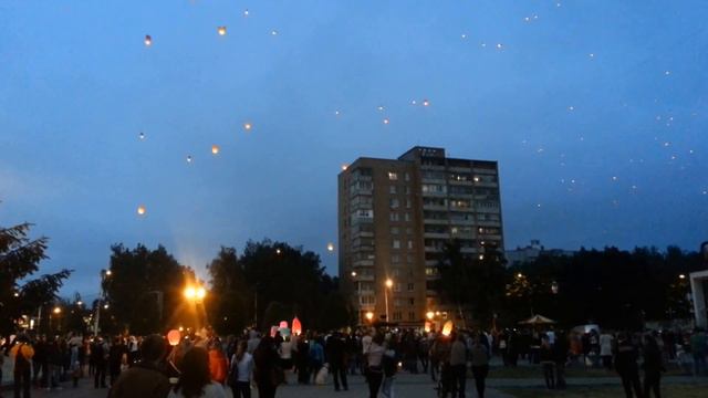 Запуск небесных фонариков смотреть онлайн