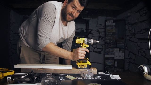 DIY VESA Gaming Monitor Arm for only $15 | Homemade Gaming Gear смотреть онлайн