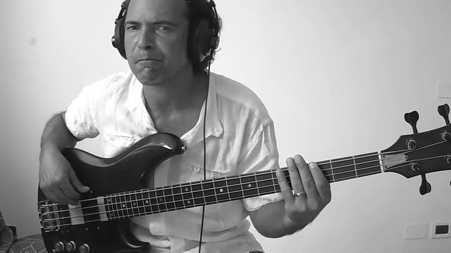 Audient iD14 - Test 2- DI input - Dynamics Bass Variations смотреть онлайн