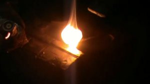 Как выкрутить сорванный болт или шпильку из резьбы?