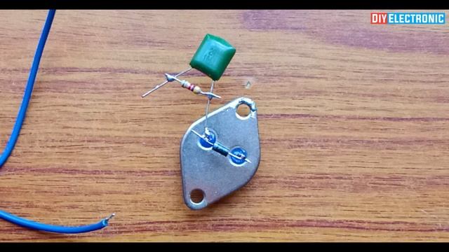 How to make a simple 12v DC to 220v AC Inverter | (LCSC Electronic) смотреть онлайн