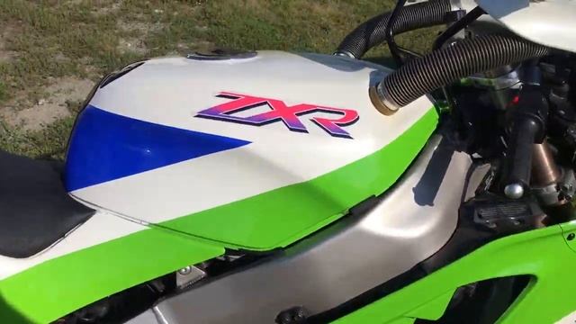Kawasaki ZXR 750 ZX-7R ZX-7RR Walkaround смотреть онлайн