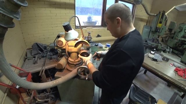 СДЕЛАЛ РАЗДЕЛОЧНЫЙ НОЖ||НОЖ СВОИМИ РУКАМИ смотреть онлайн