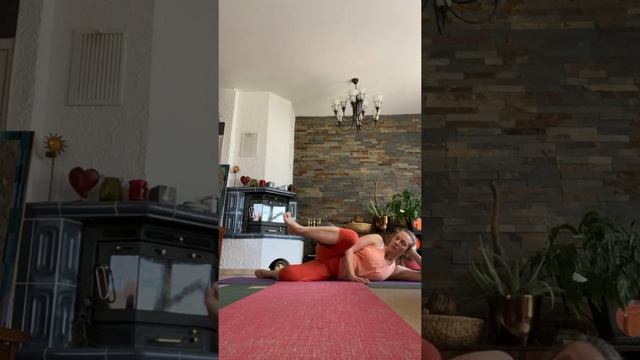 Pilates With Small Ball (Пилатес с малым мячом)