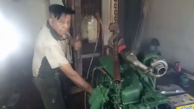 Motor mercedes OM 352 pegou de primeira no cavalete смотреть онлайн