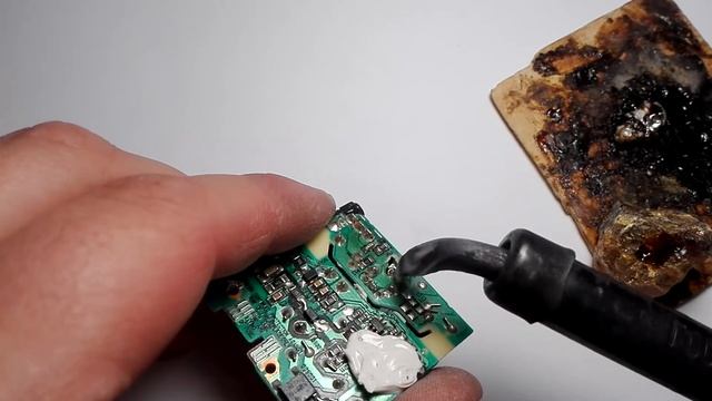 Как разобрать зарядник ASUS Правильный способ Ремонт USB смотреть онлайн