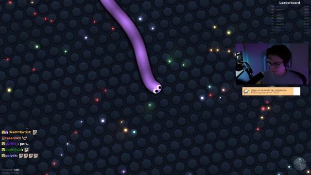 Олёша игрет в Slither Io